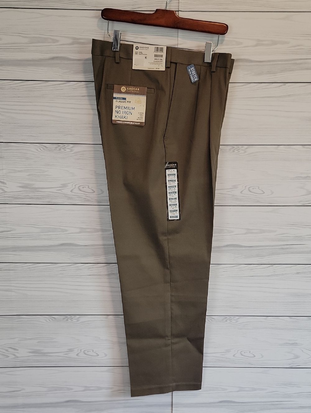 Haggar Men’s Classic Fit Premium No-Iron Khaki Chinos - Tan NWT size 38 X 29
